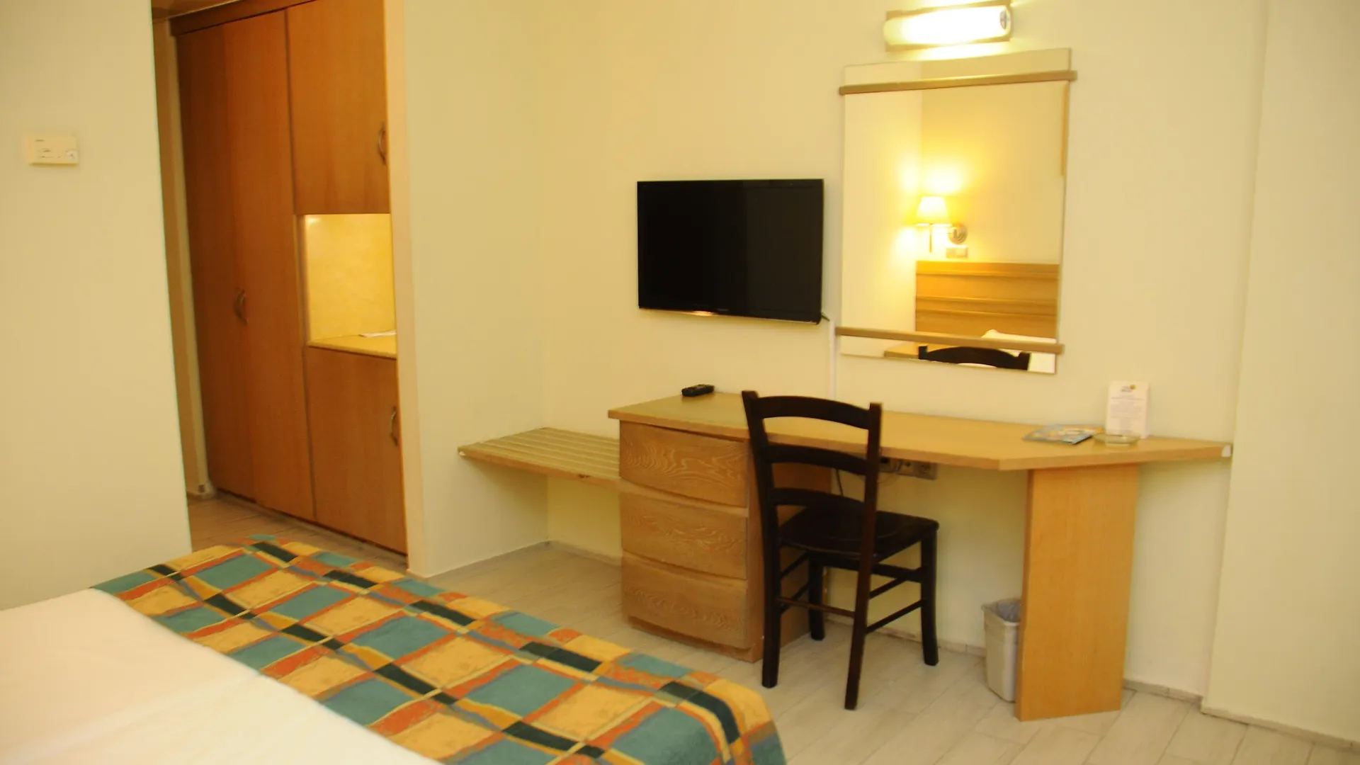 Adi Hotel Эйлат
